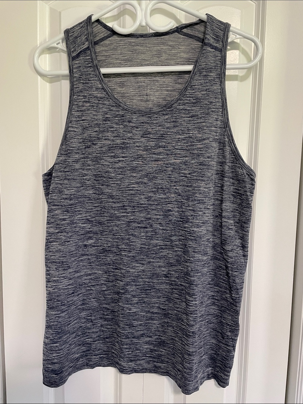 Lululemon Men’s tank